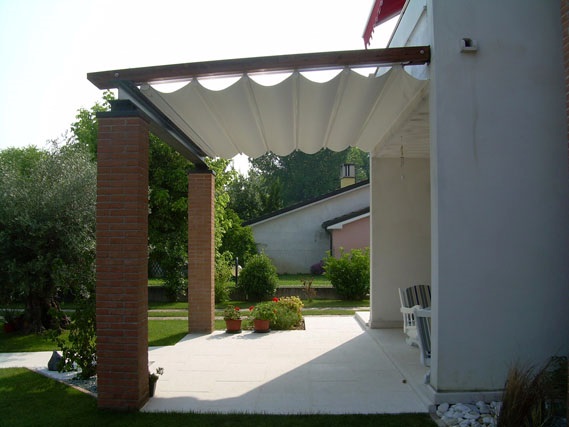 Arcosol Tende mobili su strutture preesistenti