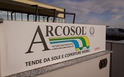Installazione tende da sole su misura Arcosol a Treviso